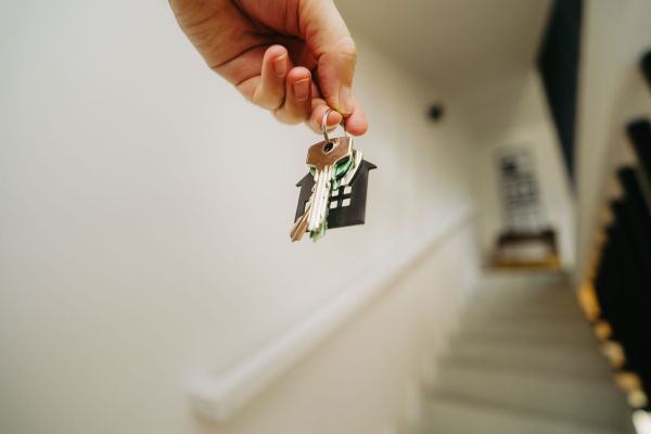 Comment les crises économiques redéfinissent-elles les priorités des acheteurs immobiliers ?