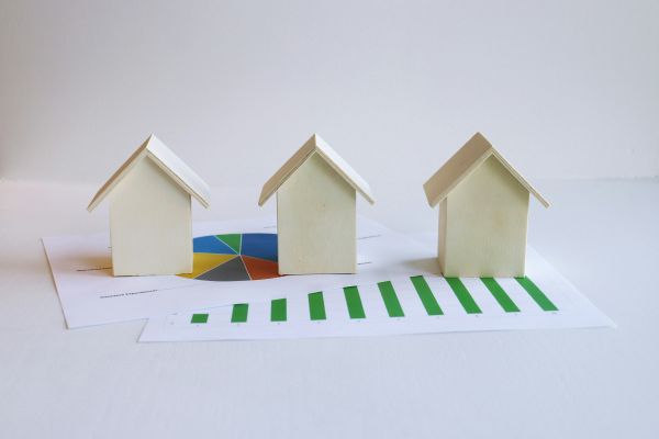 Comment les politiques fiscales influencent-elles le marché de l'immobilier ?