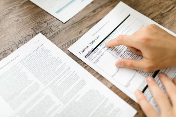 Comprendre le Fonctionnement des Cartes de Crédit et des Taux d'Intérêt : Ce Que Vous Devez Savoir